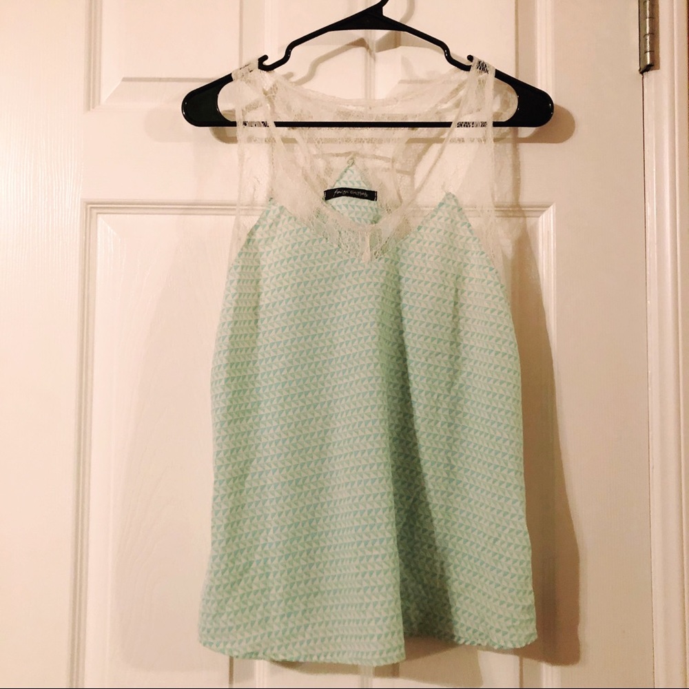 Lightweight tank w/ lace trimmed neckline